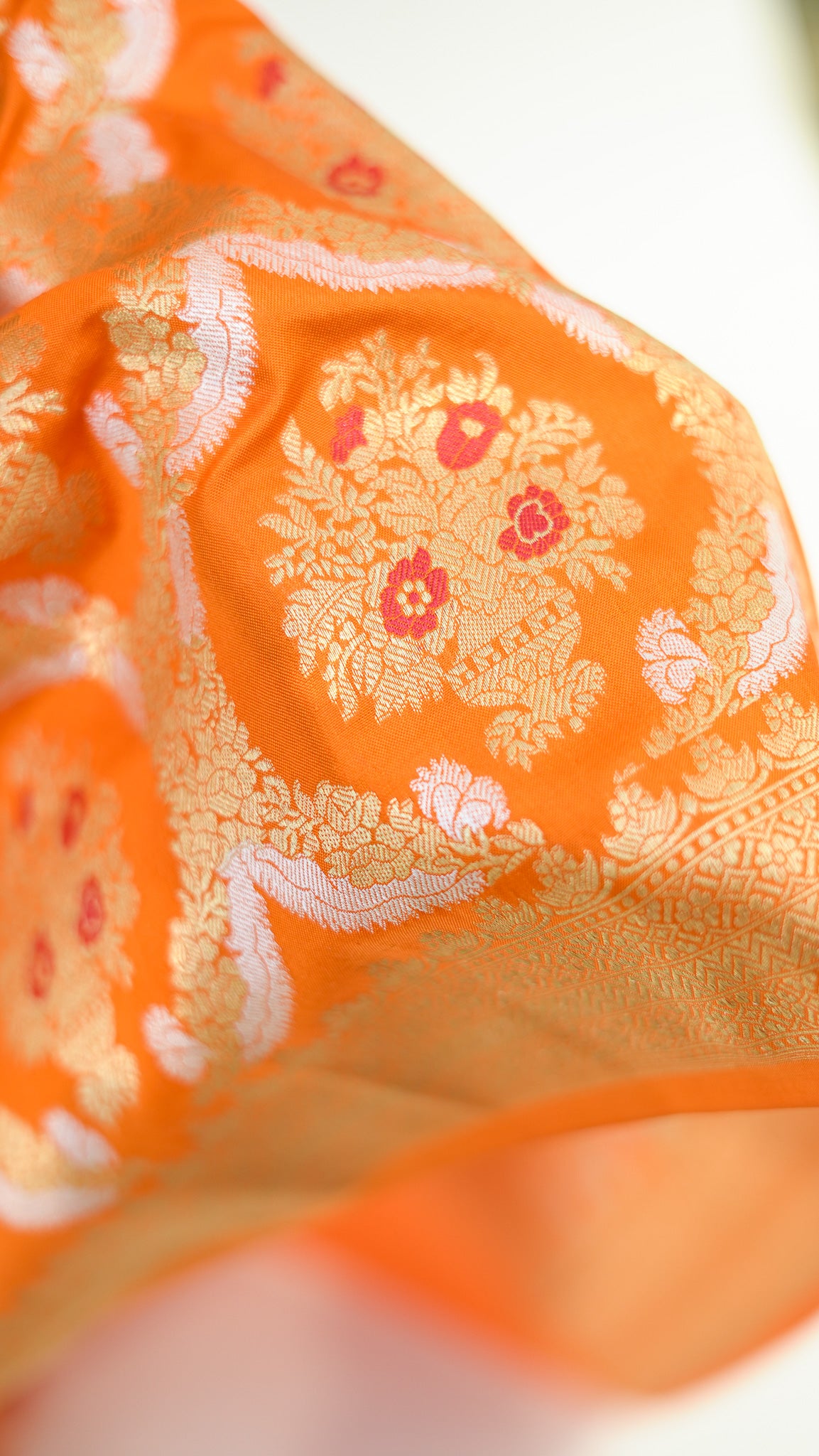 Amber Jaal Bloom Iktara Silk Saree