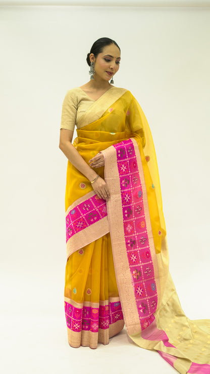 Golden Bloom Contrast Kora Silk Saree