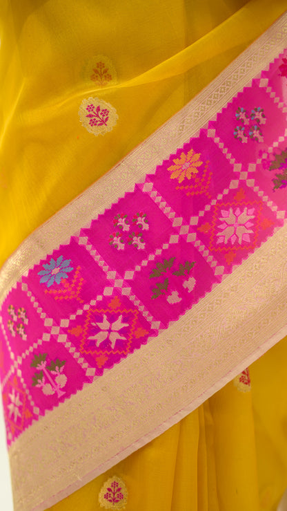Golden Bloom Contrast Kora Silk Saree