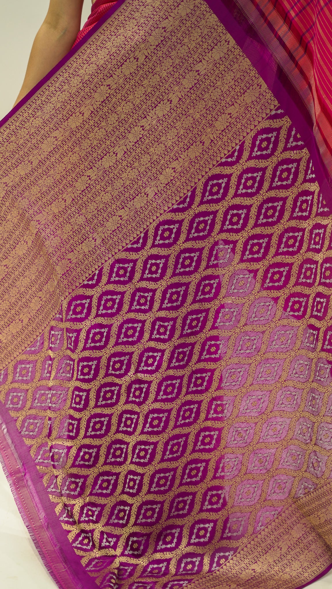 Rani Checkered Contrast Katan Silk Saree