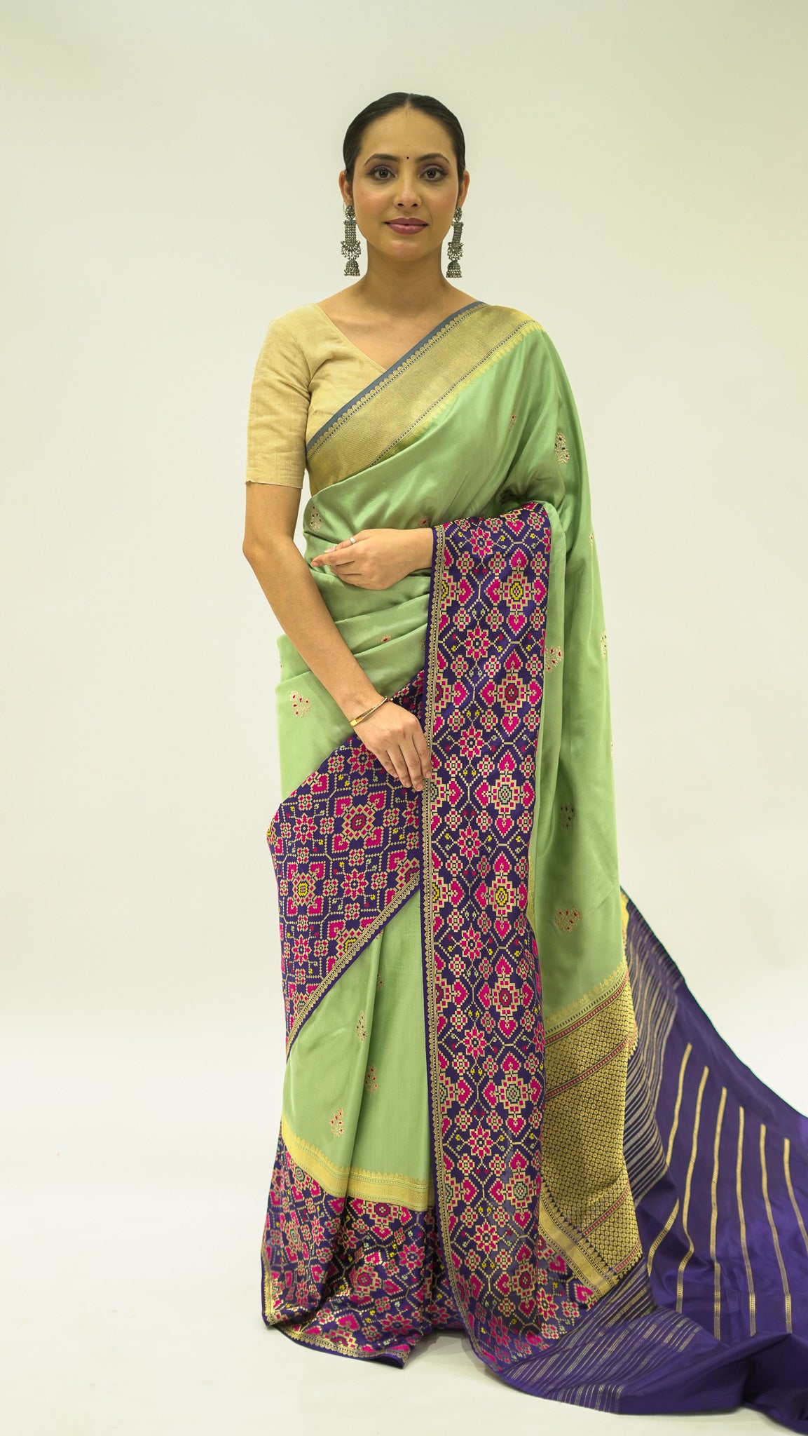 Meena Garden Whisper' Sea Green Handwoven Iktara Silk Saree