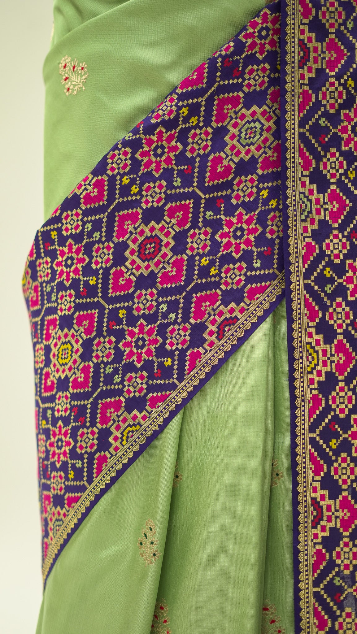 Meena Garden Whisper' Sea Green Handwoven Iktara Silk Saree